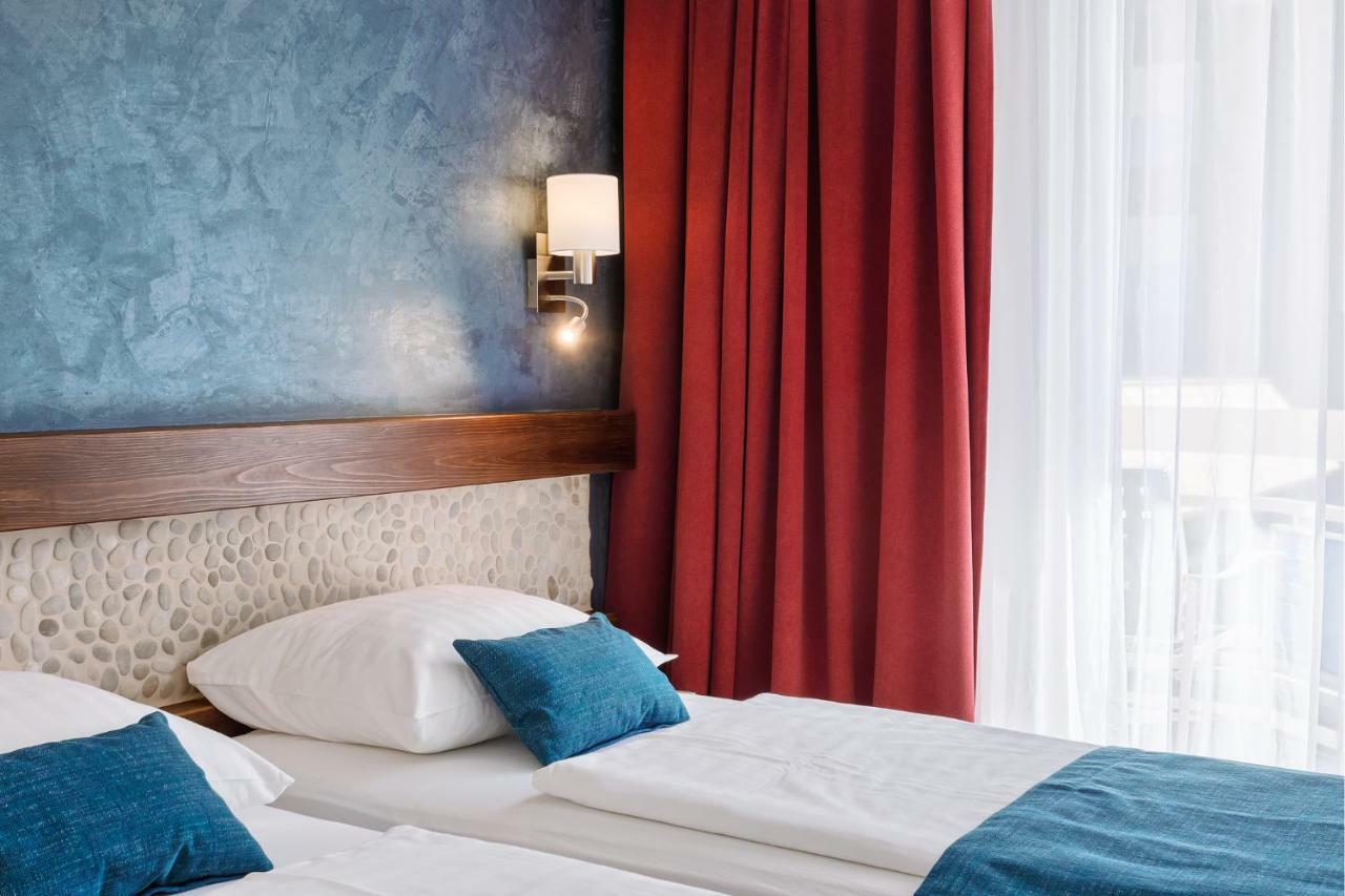 Hotel 포레치 외부 사진