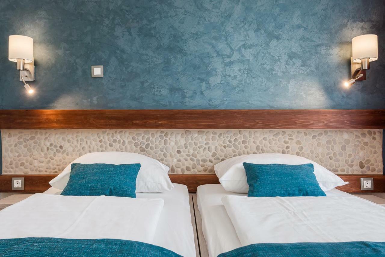 Hotel 포레치 외부 사진